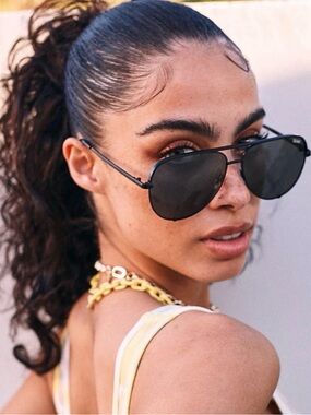 Quay x Desi Perkins High Key Aviator Sunglasses Black Smoke Polarized